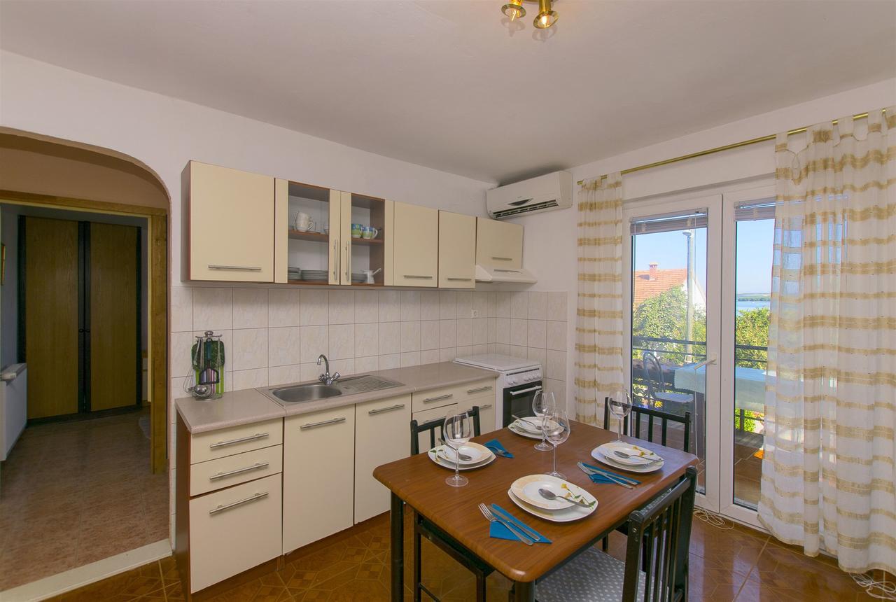 Apartments Irena Tkon Exterior foto